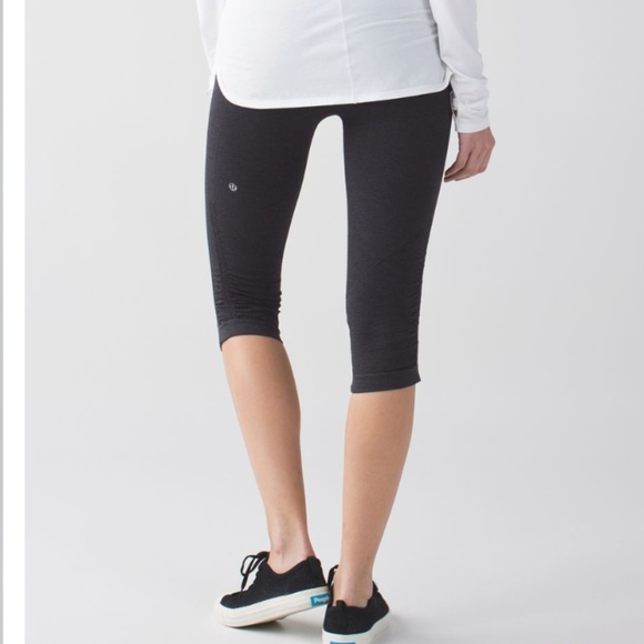 Lululemon In The Flow Crop II Heathered Deep Coal - Picture 5 of 7